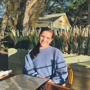 Meet your Posher, Nina